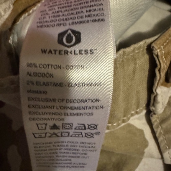 Levi's Green and Tan Cargo Shorts - Picture 3 of 8